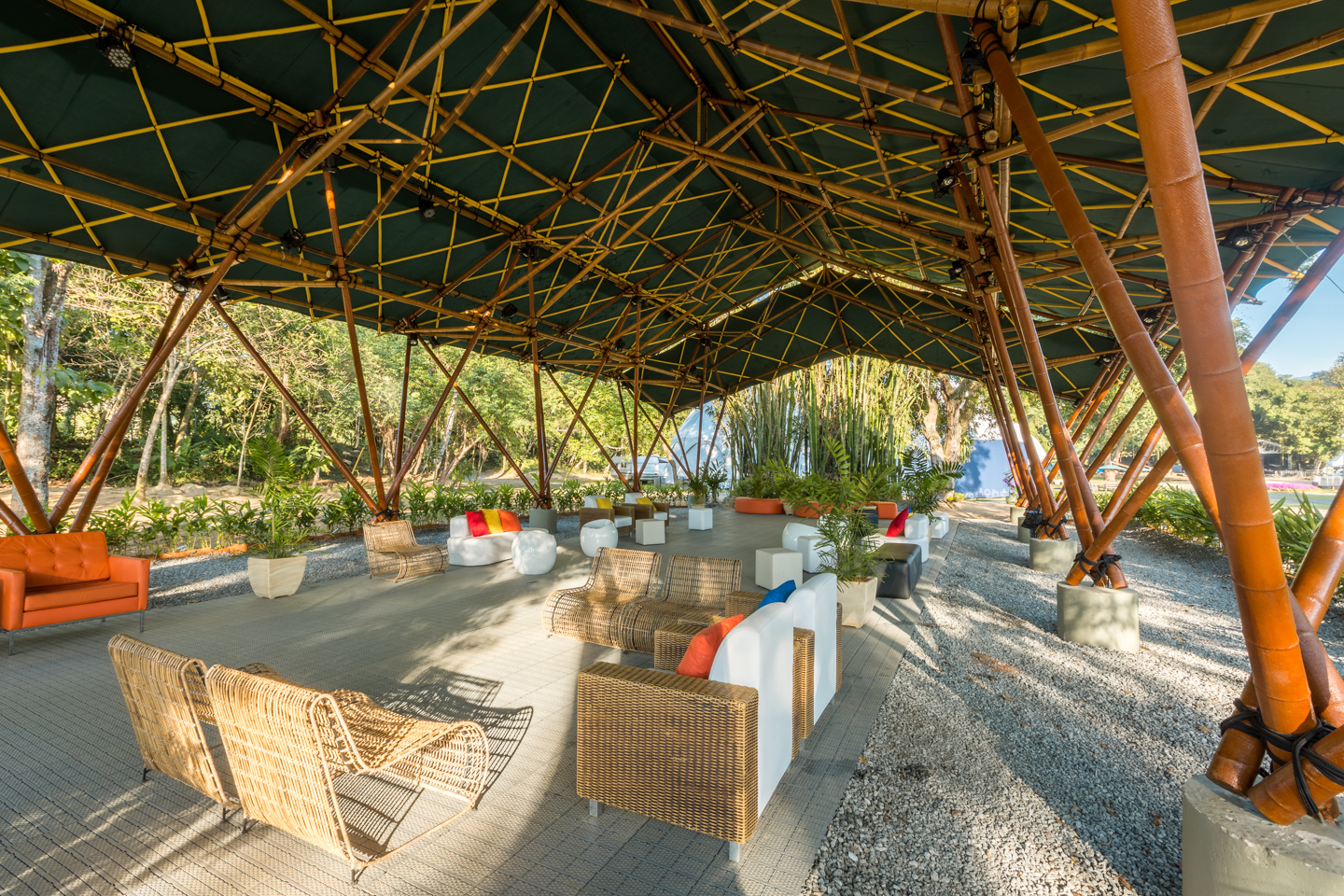 Deployable-bamboo-space-structure-pavilion-Bambutec-11.jpg